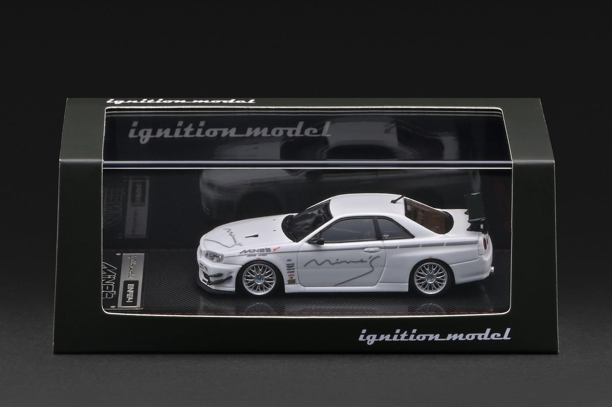 IG4092 — Side profile in branded clear display case
