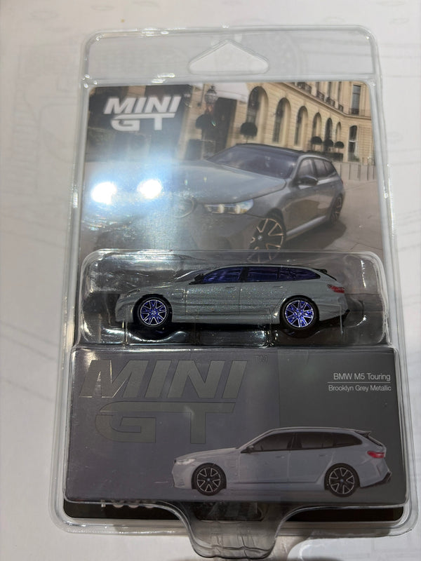 BMW M5 Touring G99 Brooklyn Gray Metallic | Mini GT 1:64 MGT01096-BL chase