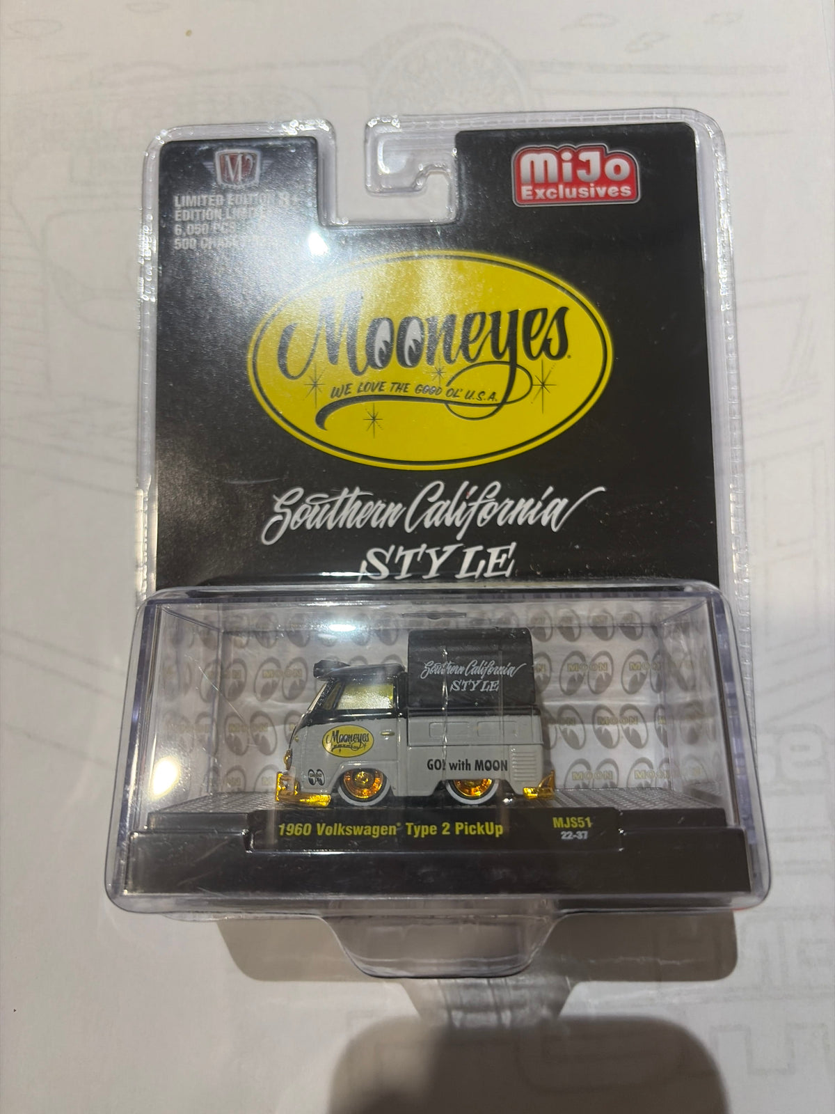 1960 Custom Volkswagen Short Pickup + Canvas Cover Mooneye’s | M2 Machines 1:64 31500-MJS51 chase