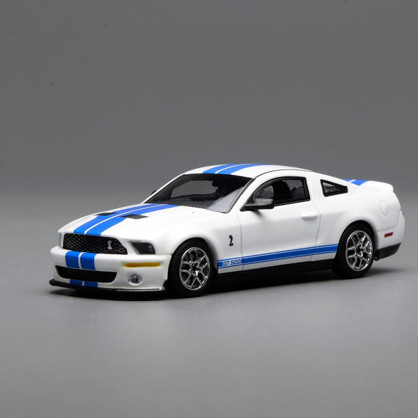 Ford Mustang Shelby GT500 Super Snake 2007 White with Blue Stripe Motorhelix x Greenlight 1:64