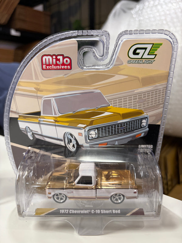 Gold Chrome Chase 1972 Chevrolet C-10 Short Bed Custom Mustard Yellow with White Two-Tone Greenlight 1:64 GL-1352002GOLDchase