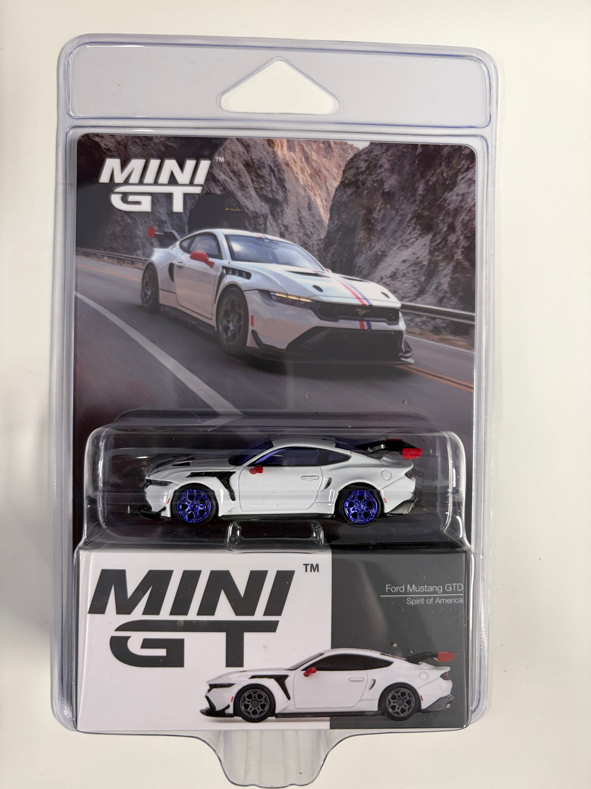Ford Mustang GTD Spirit of America White Mini GT 1/64 scale MGT01097-BL CHASE