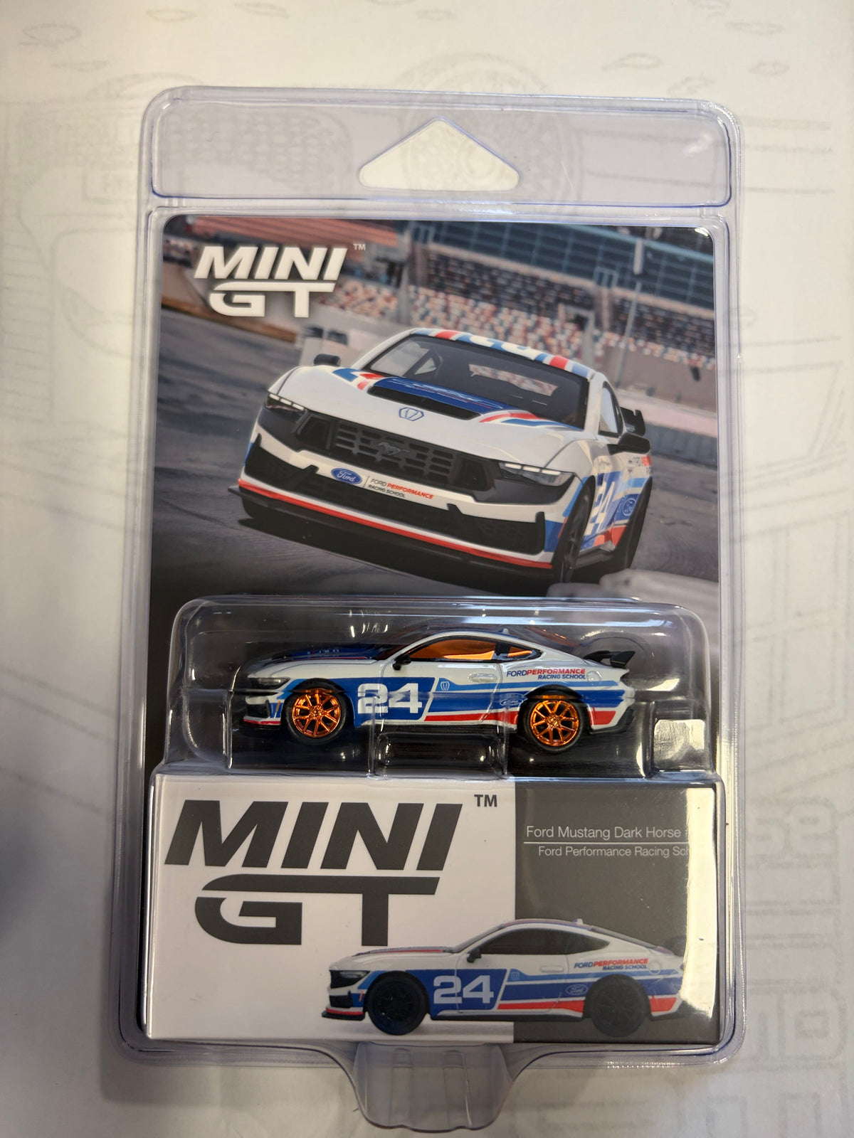 Ford Mustang Dark Horse #24 Ford Performance Racing School | Mini GT 1:64 MGT01172-BL chase
