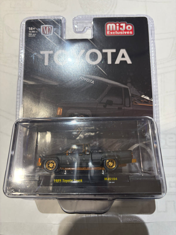 1985 Toyota Pickup Slammed Custom Matte Grey M2 Machines 1/64 | Hanz D 31500-MJS104 chase