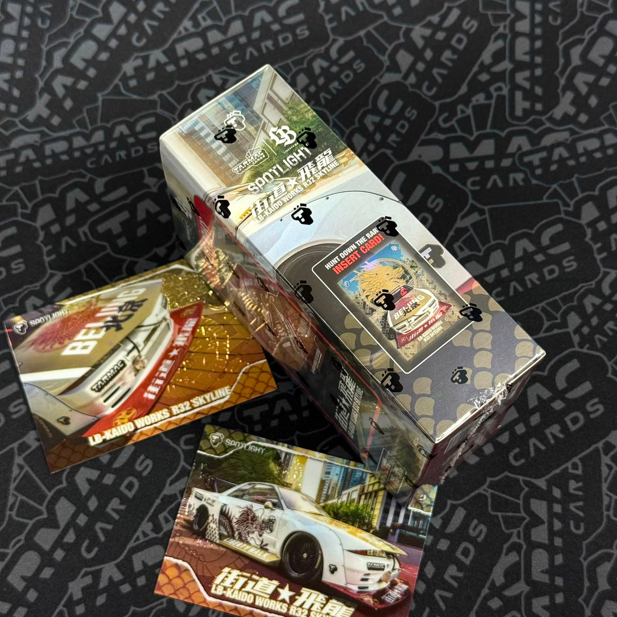 Tarmac Cards Spotlight LB-KAIDO Works R32 Skyline "Flying Dragon" - BOX with 10 packs TC-LBR32-DSL