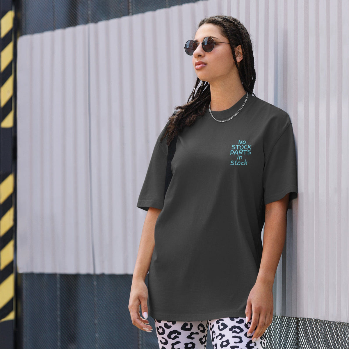 No Stock Parts in Stock Heavyweight T-Shirt Hanz Driven