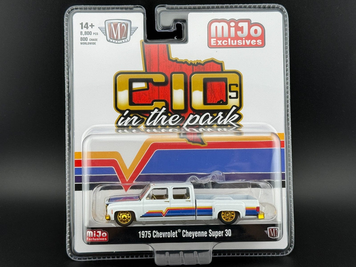 Chase 1975 Chevrolet Cheyenne Super 30 Dually C10s In The Park White Limited Edition M2 Machines